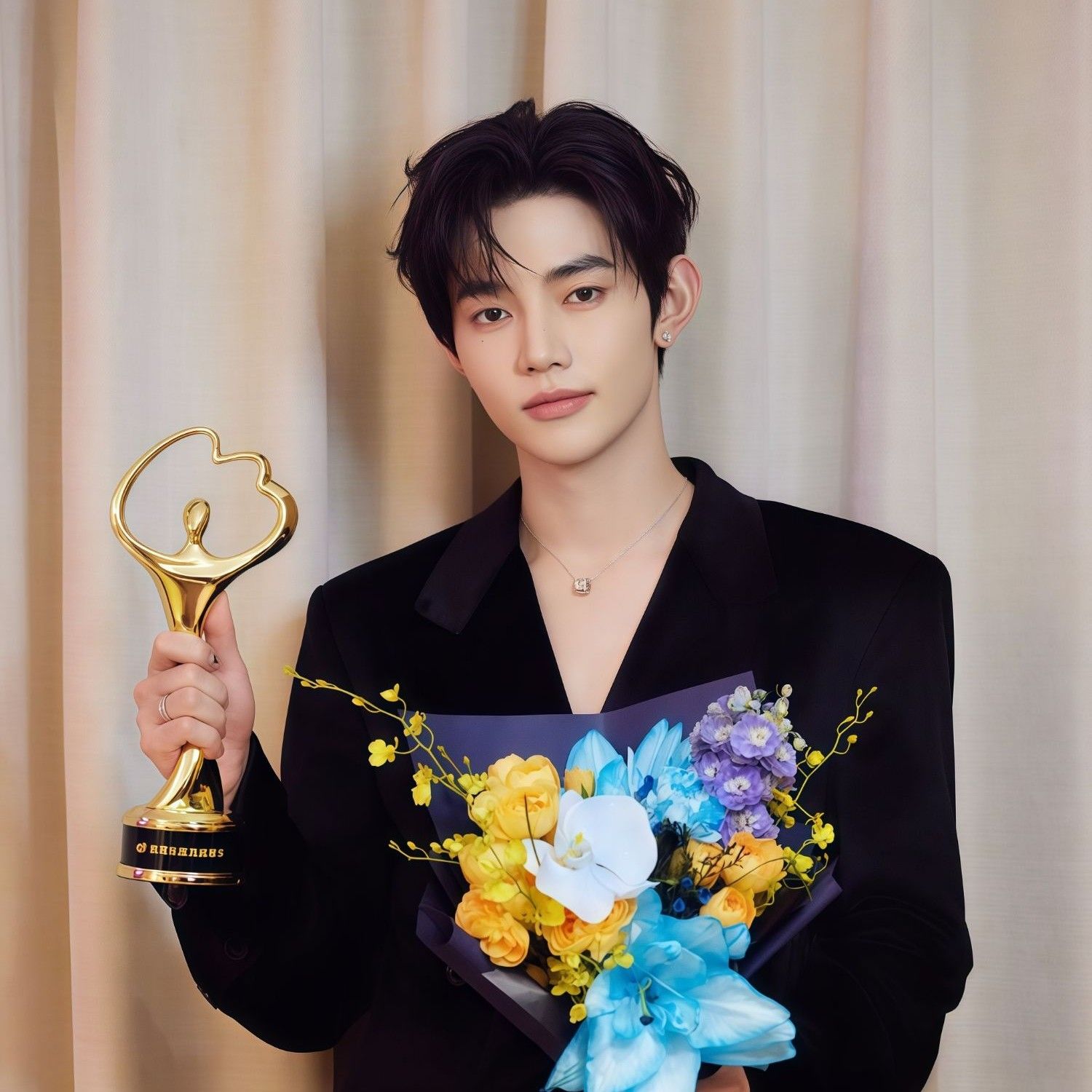 Behind-the-scenes cut of Zhang Hao (ZEROBASEONE)