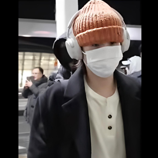 Foto aktivitas terbaru SUGA (BTS)