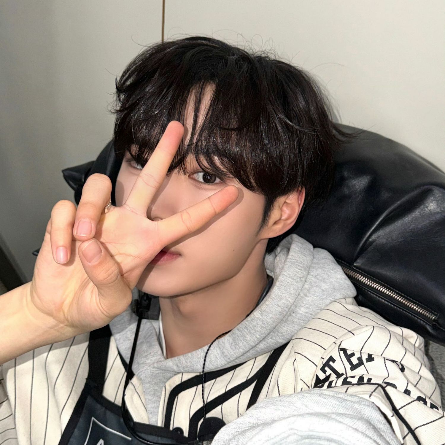 Behind-the-scenes cut of Kim Junseo (ALPHA DRIVE ONE)