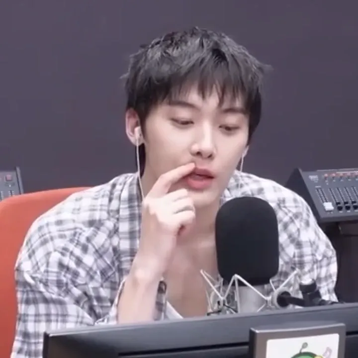 아스트로의 최신 사진