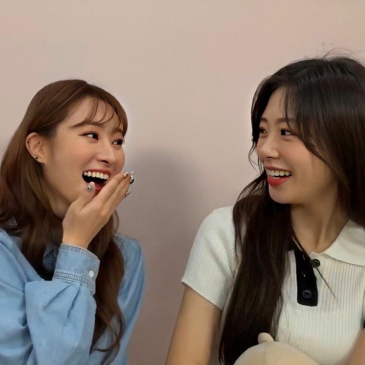 A moment captured by DREAMCATCHER's fan