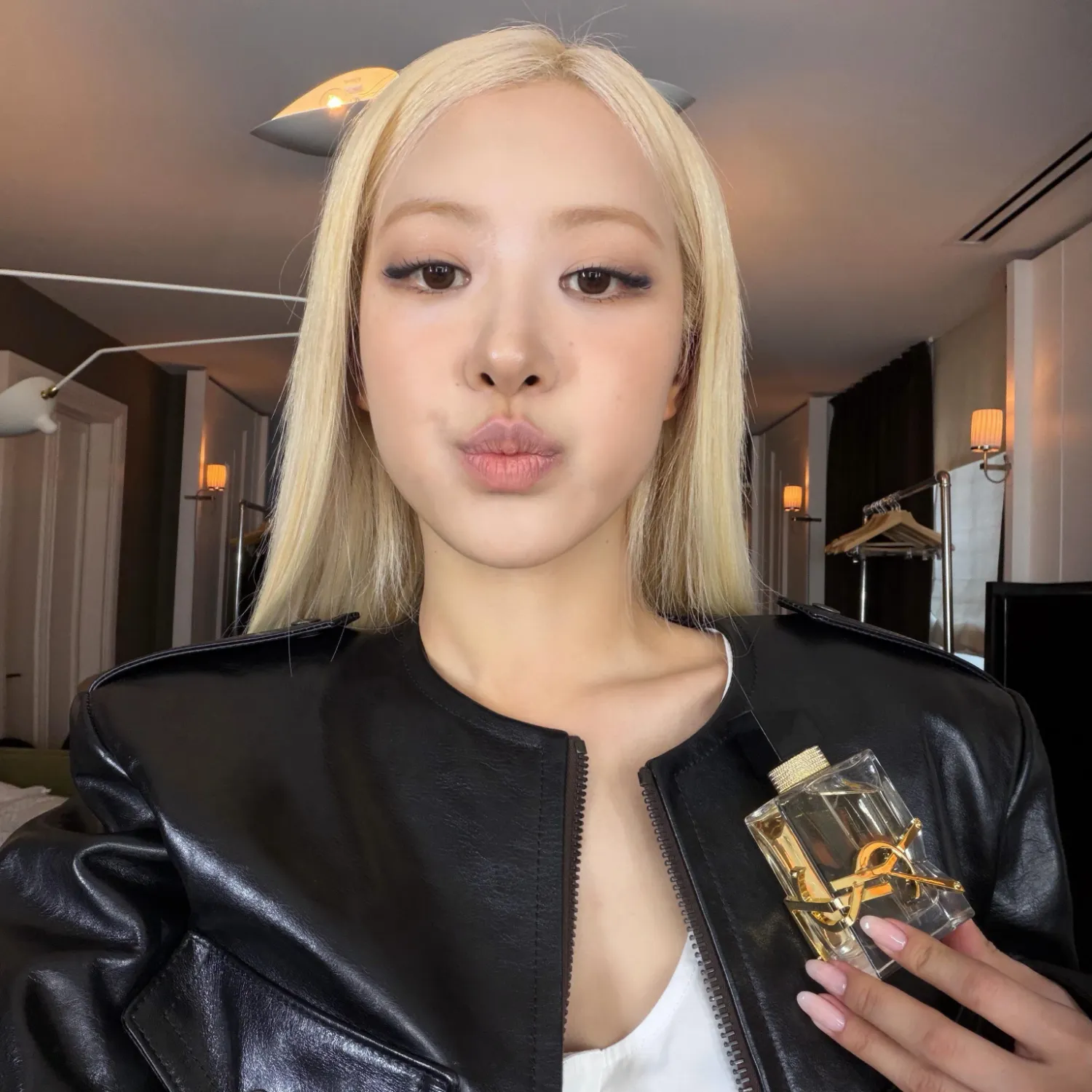 로제 (BLACKPINK)의 비하인드 컷