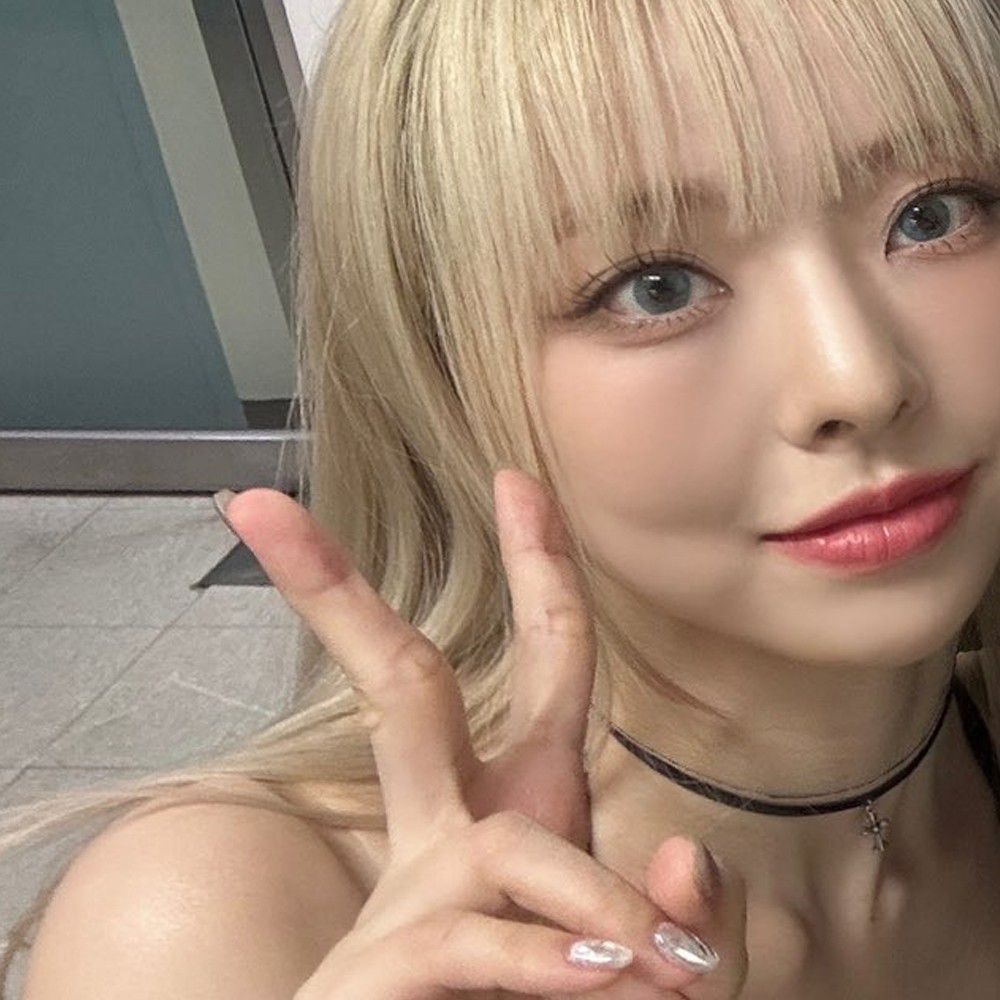 A moment captured by Loossemble's fan