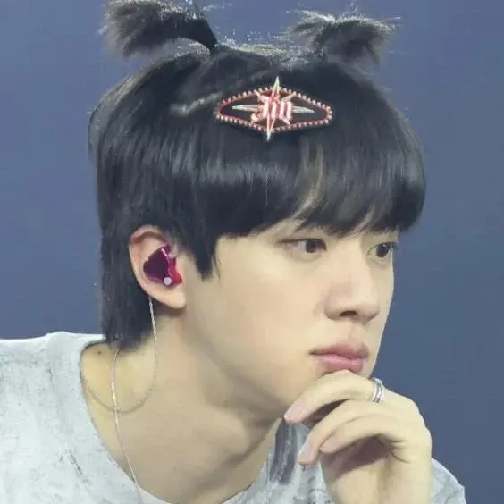 Potret di balik layar Jin (BTS)