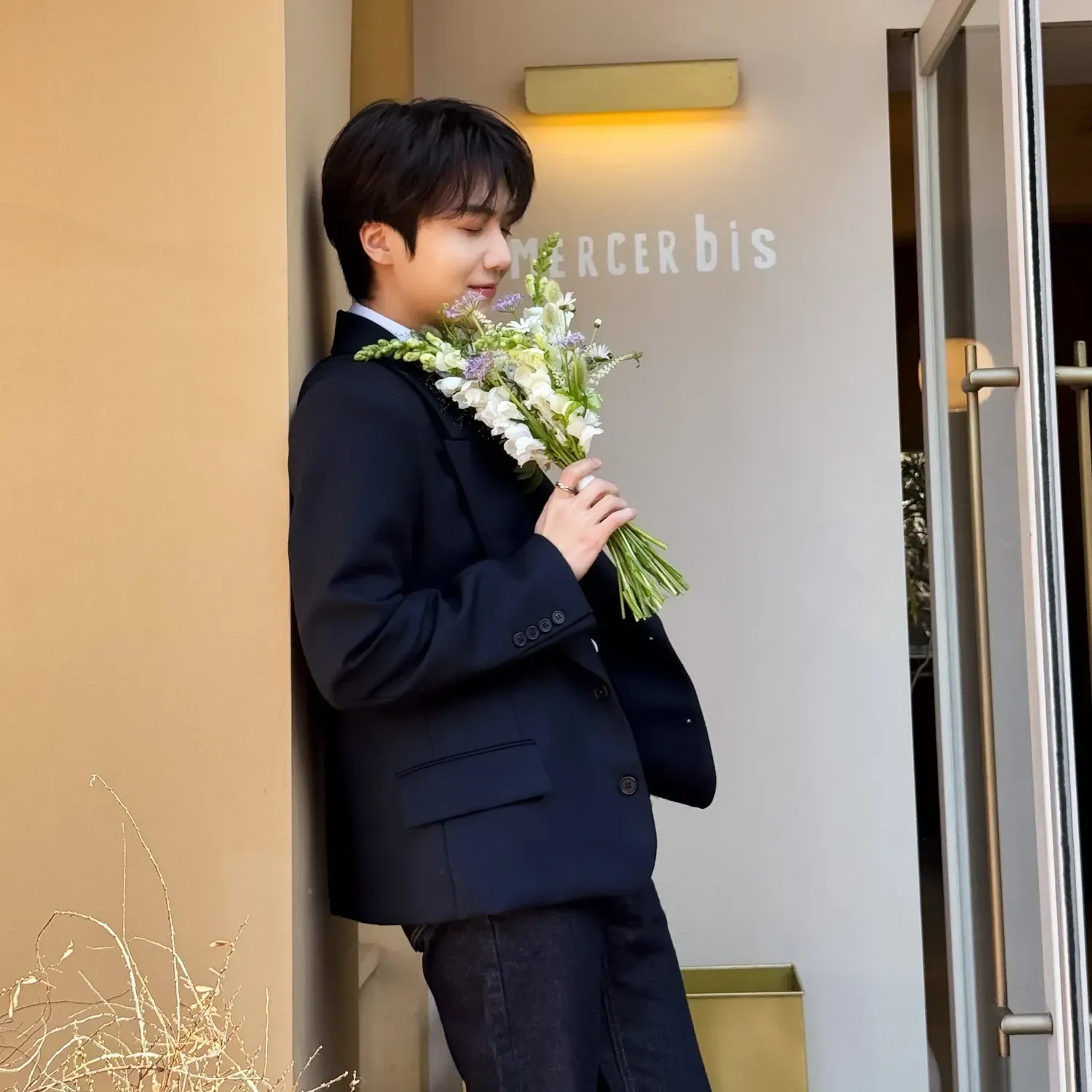 A moment captured by Jinho (PENTAGON)'s fan