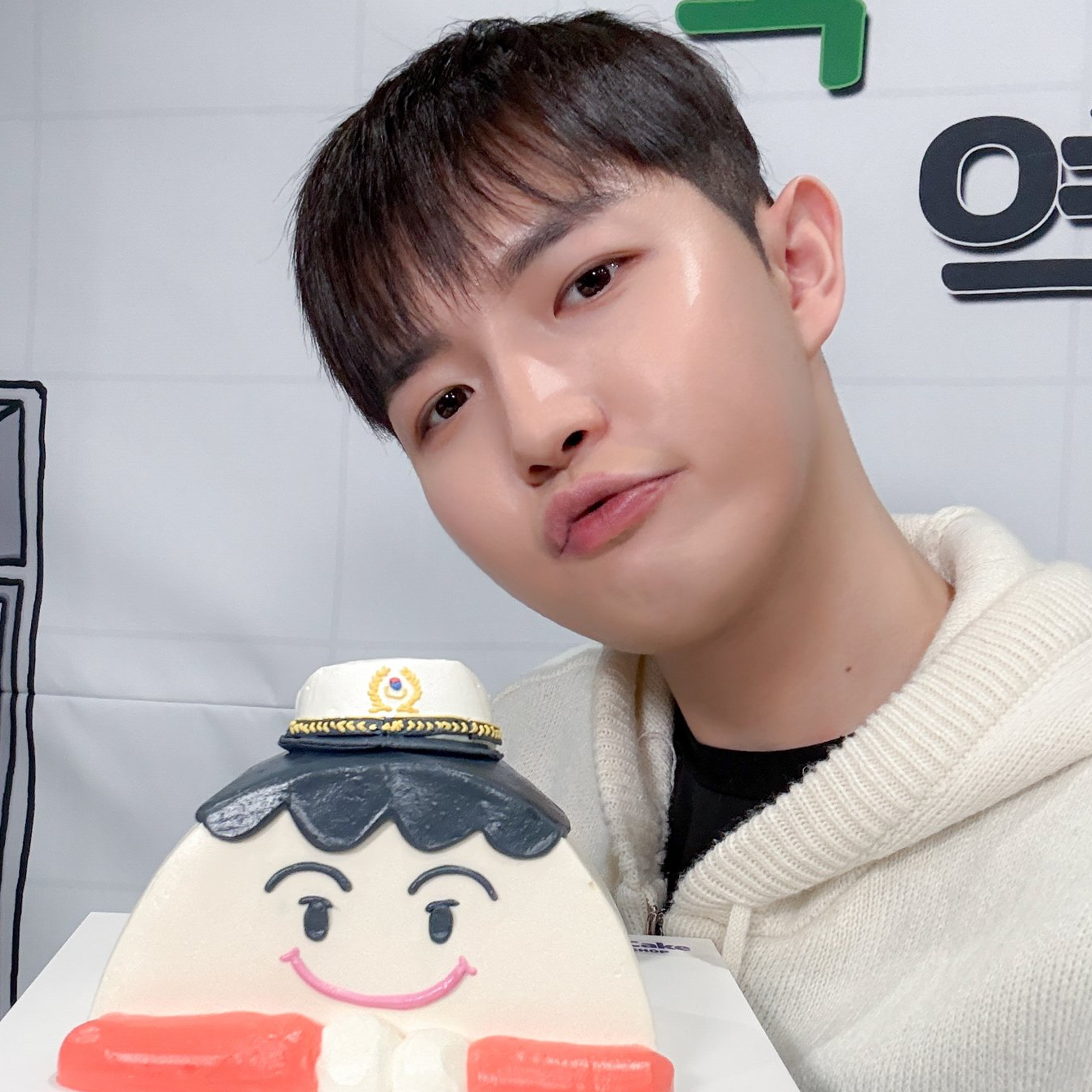 キム・ジェファンの舞台裏ショット