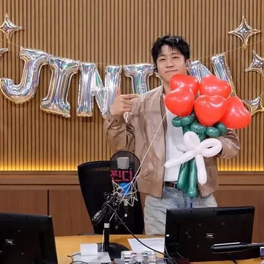 Latest photo of Jinjin (ASTRO)
