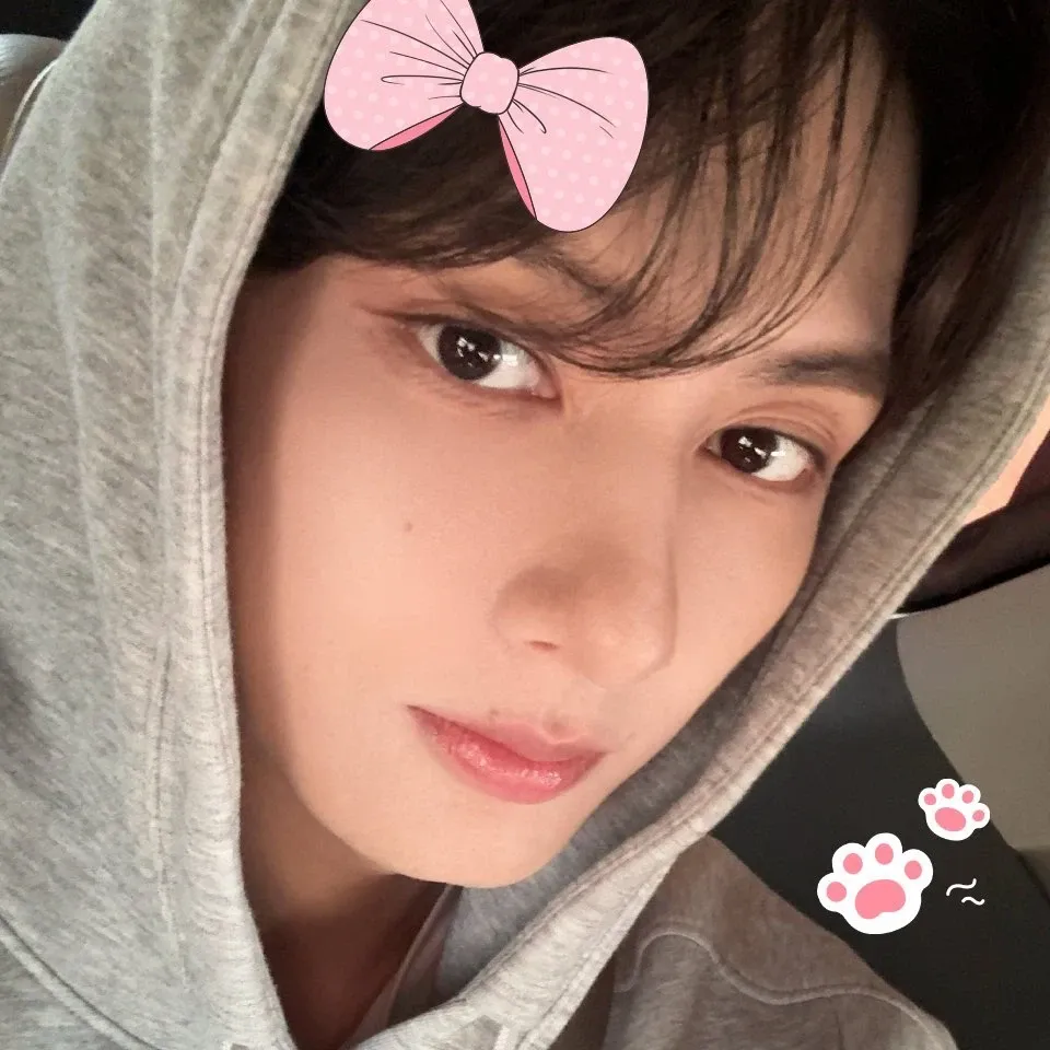 Recent activity shot of Jun (SEVENTEEN)
