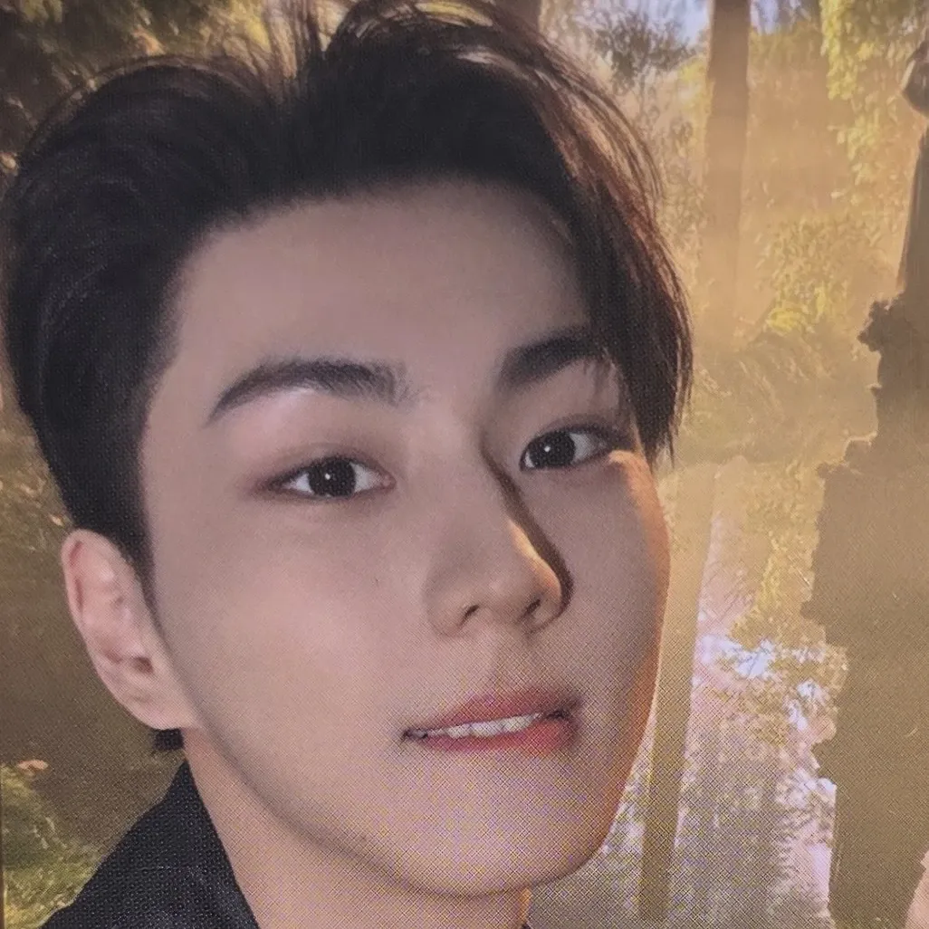 Latest photo of Jungwon (ENHYPEN)