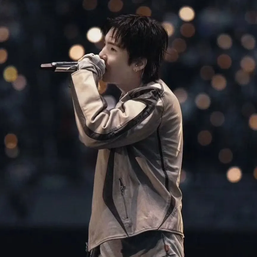 Potret di balik layar SUGA (BTS)