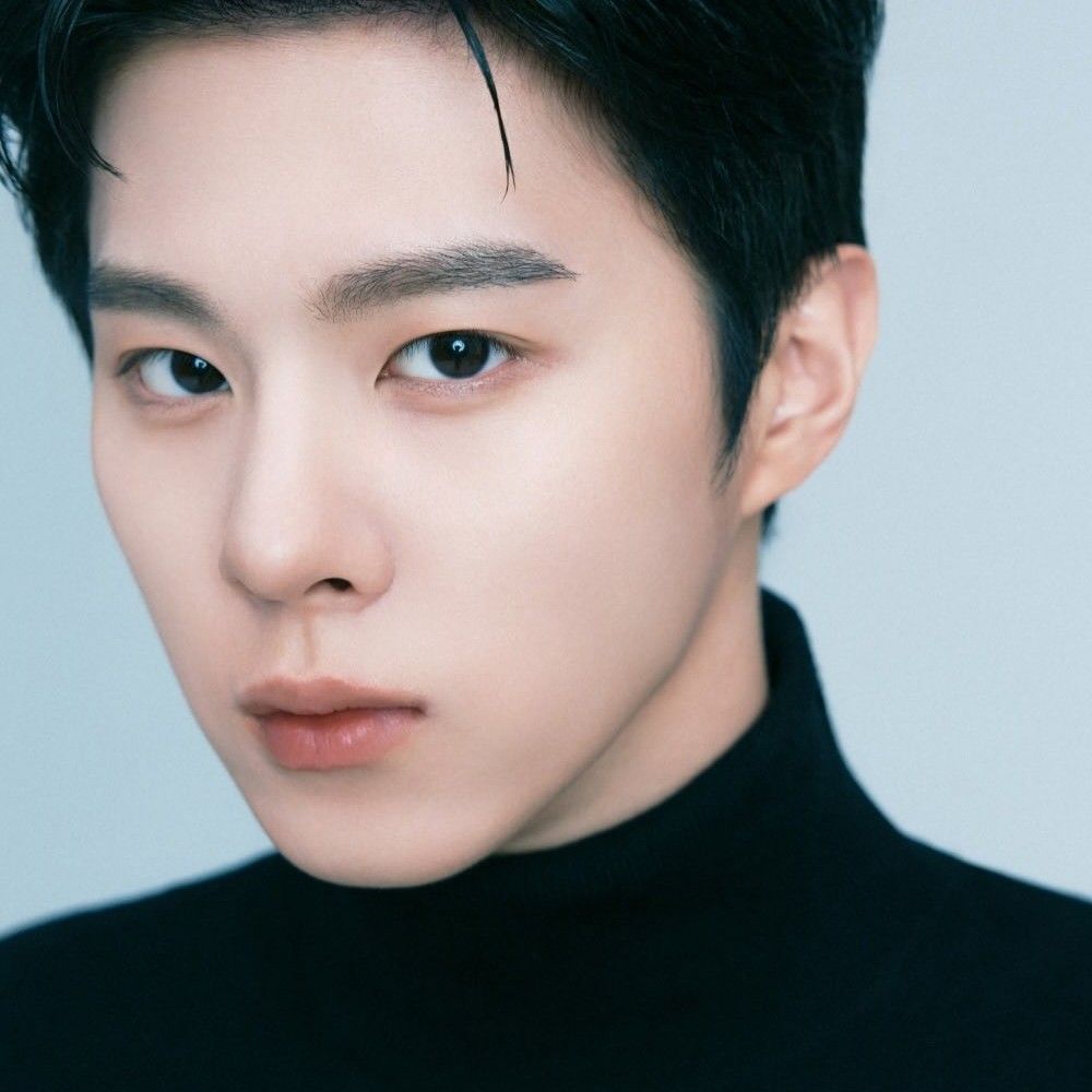 Latest photo of Kim Wooseok
