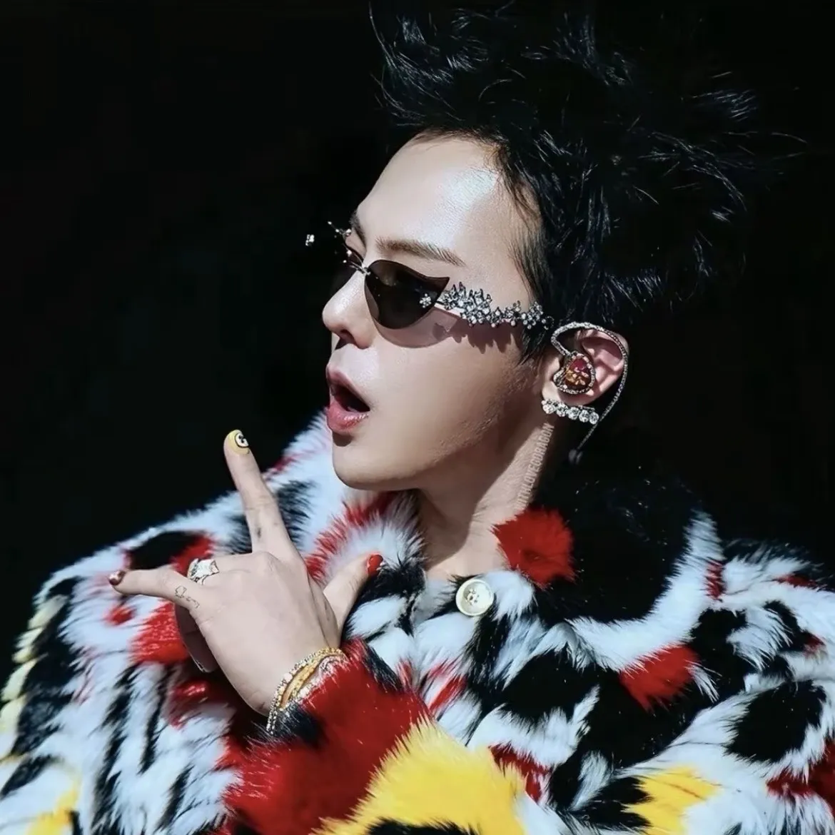 Behind-the-scenes cut of G-DRAGON (BIGBANG)