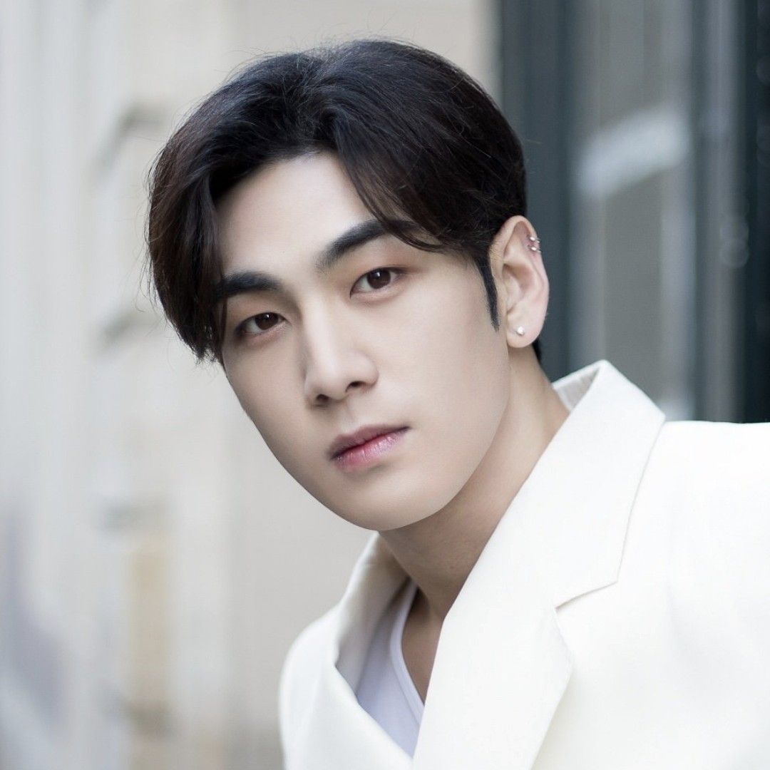 Latest photo of Baekho