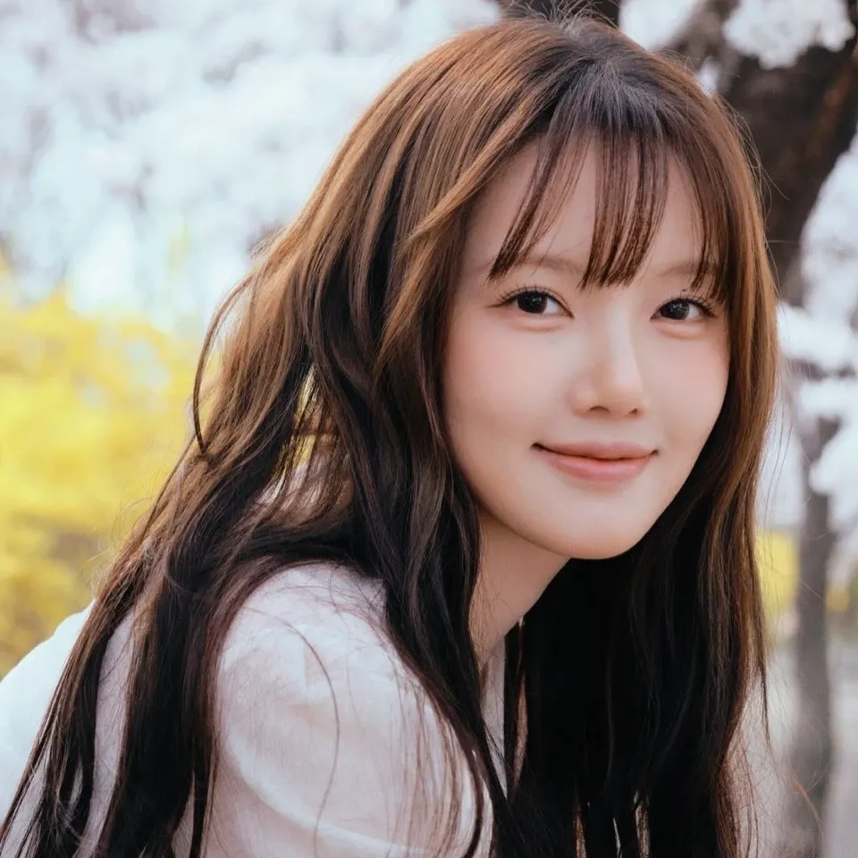 艺琳 (GFRIEND)的最新照片