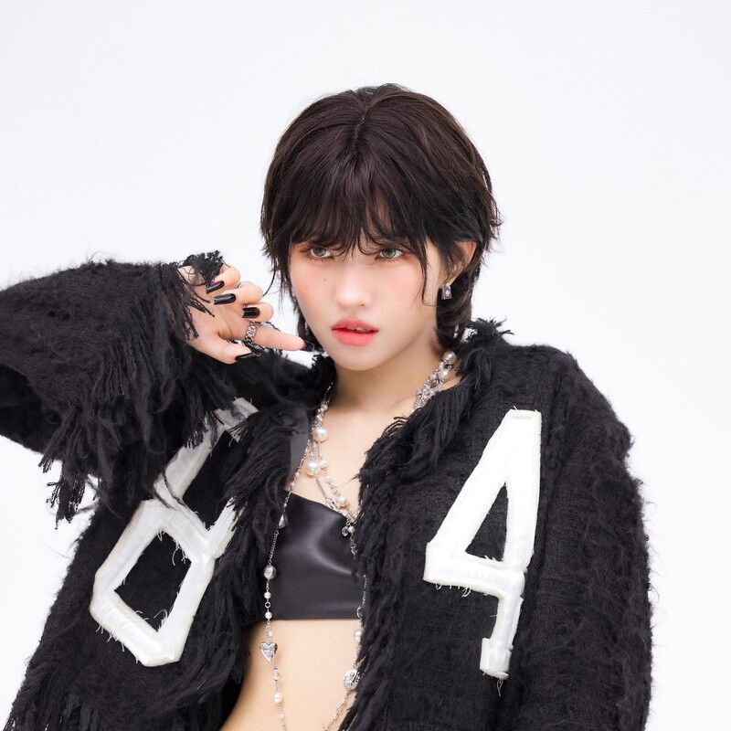 Behind-the-scenes cut of Soyeon (i-dle)