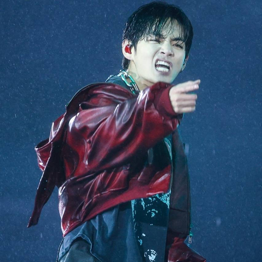 뷔 (방탄소년단)의 비하인드 컷