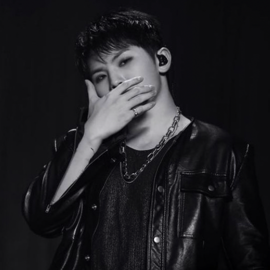 Woozi (SEVENTEEN)的幕後花絮