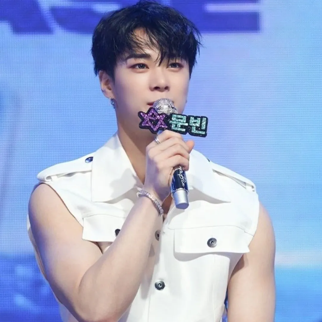 A moment captured by Moonbin (ASTRO)'s fan