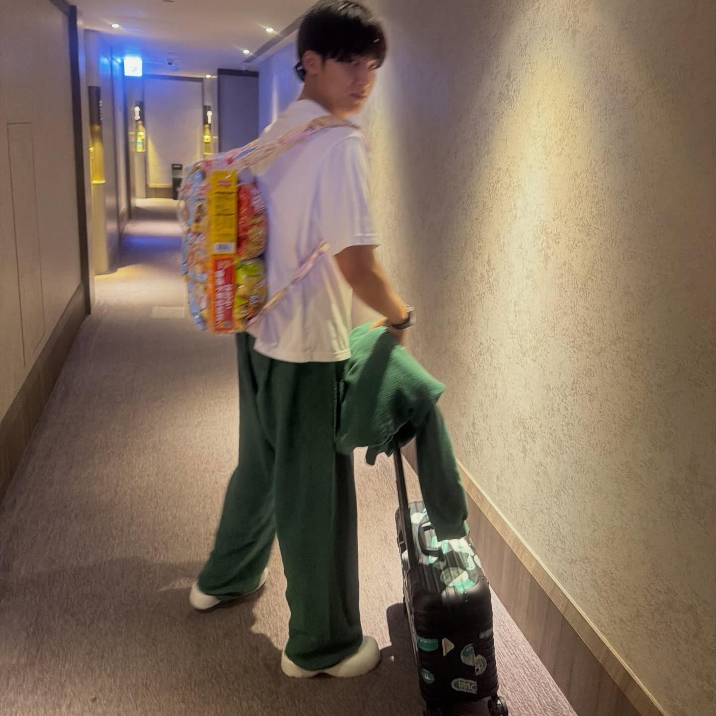 A moment captured by Mingyu (SEVENTEEN)'s fan