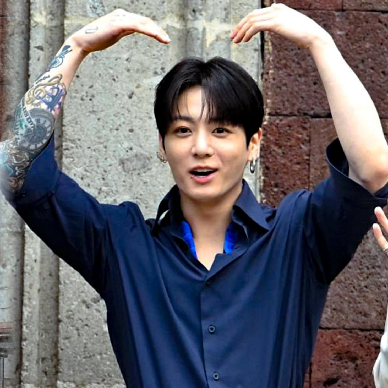 Foto aktivitas terbaru Jungkook (BTS)