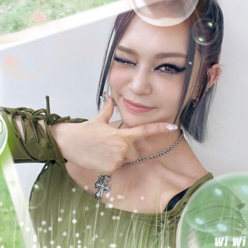 A moment captured by AleXa's fan