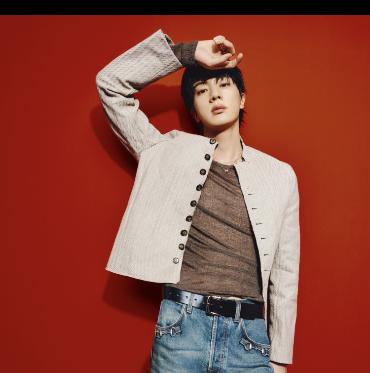 Foto aktivitas terbaru Jin (BTS)