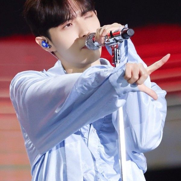 Momen yang diabadikan oleh penggemar Kim Jaehwan