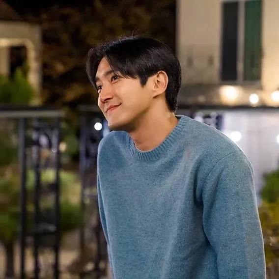 Latest photo of Siwon (Super Junior)