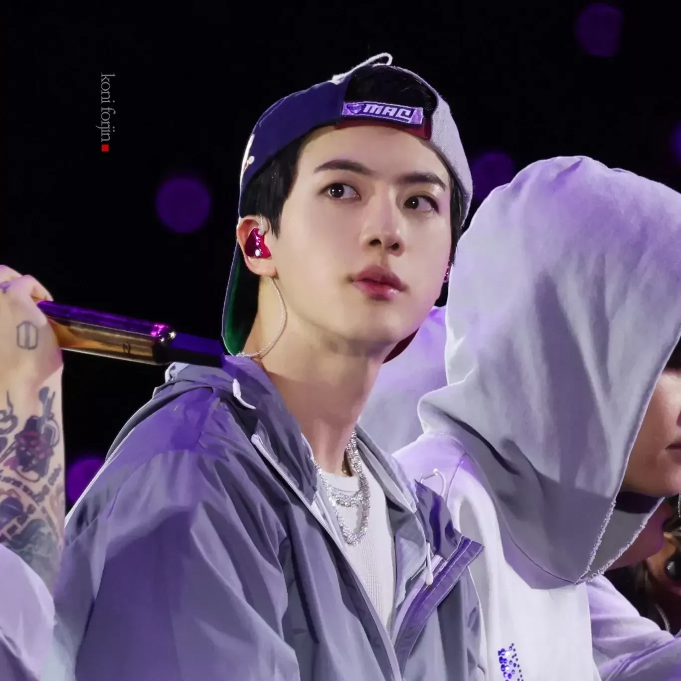 Potret di balik layar Jin (BTS)