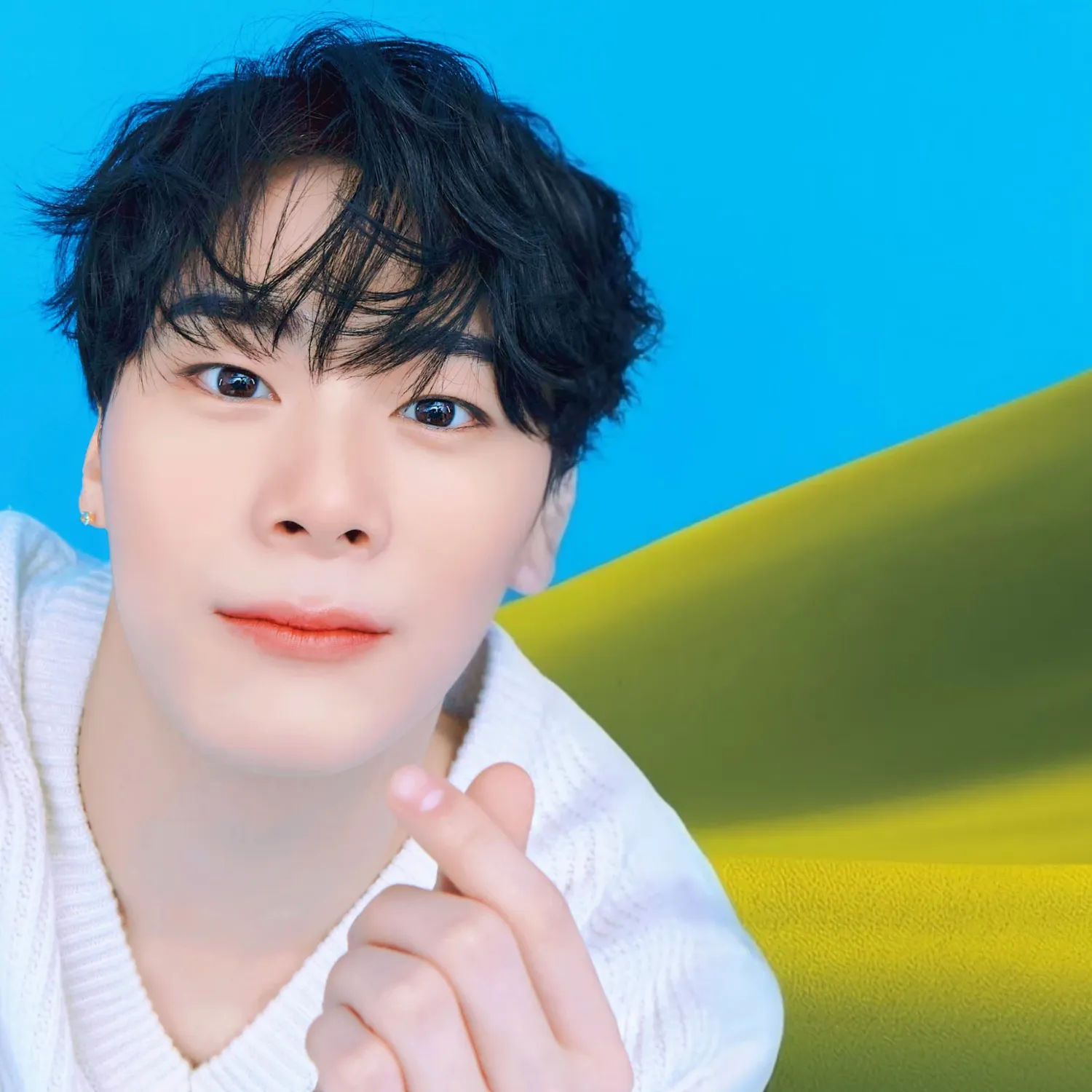 A moment captured by Moonbin (ASTRO)'s fan