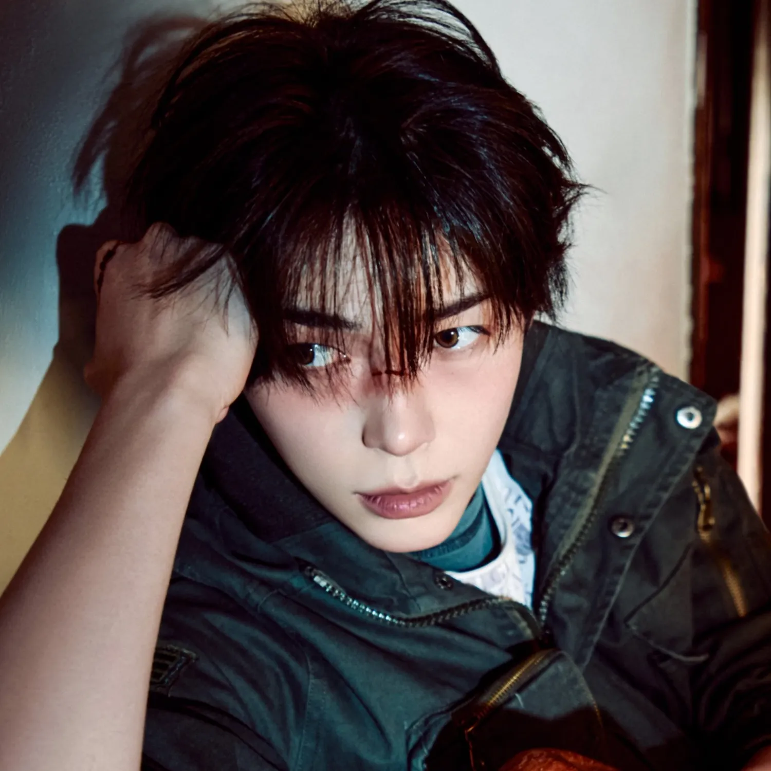 Recent activity shot of Sung Hanbin (ZEROBASEONE)