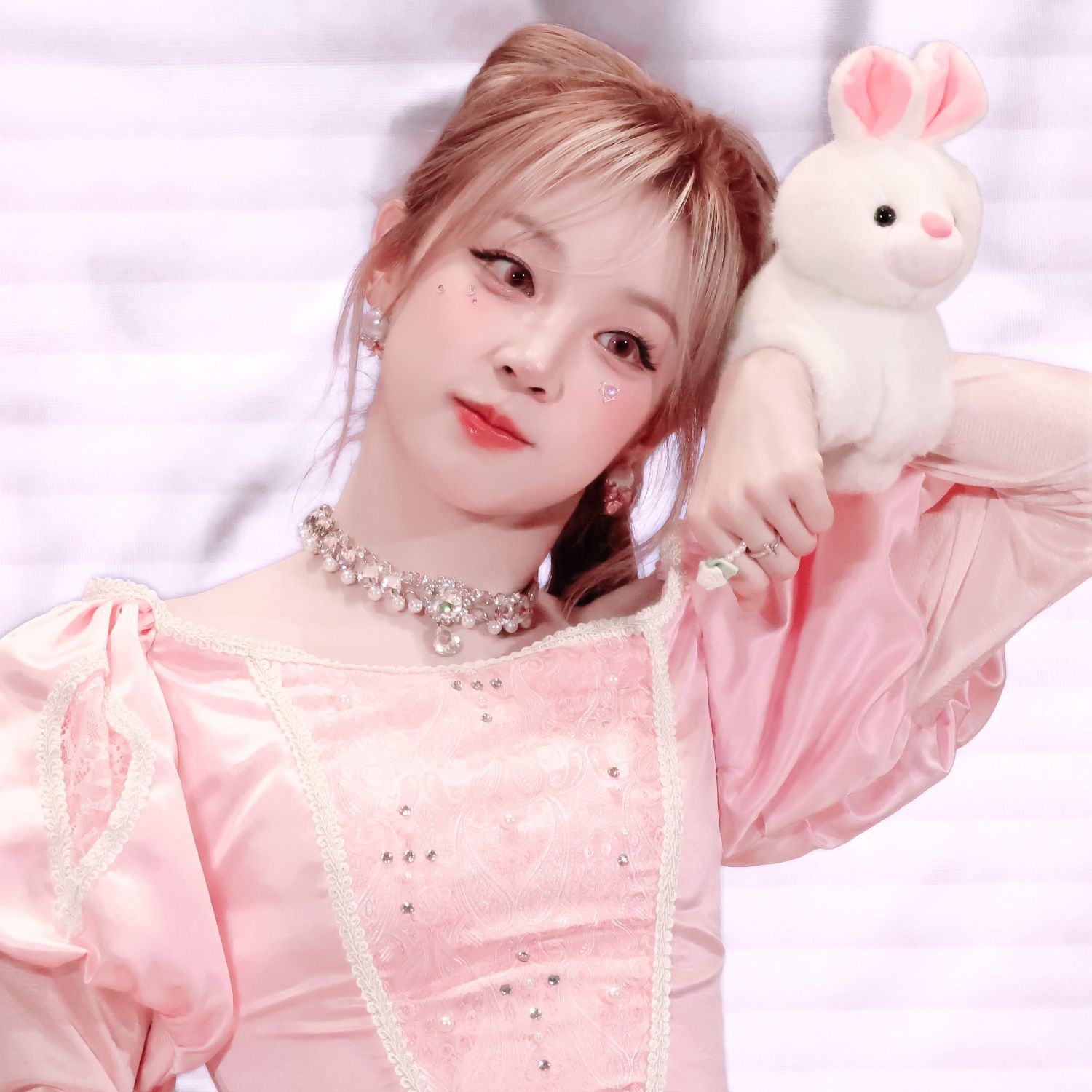 우기 (아이들)의 최신 사진