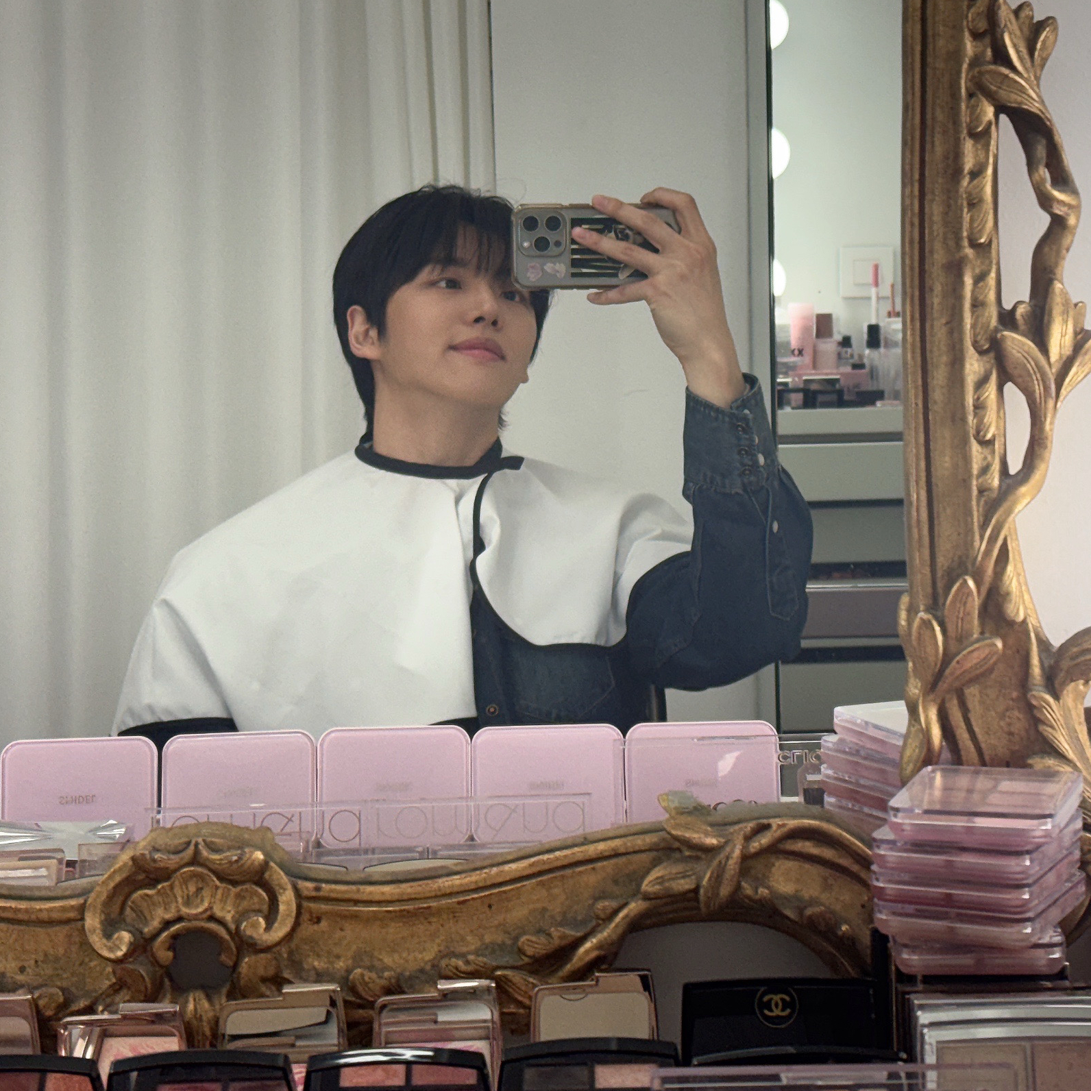 A moment captured by PENTAGON's fan