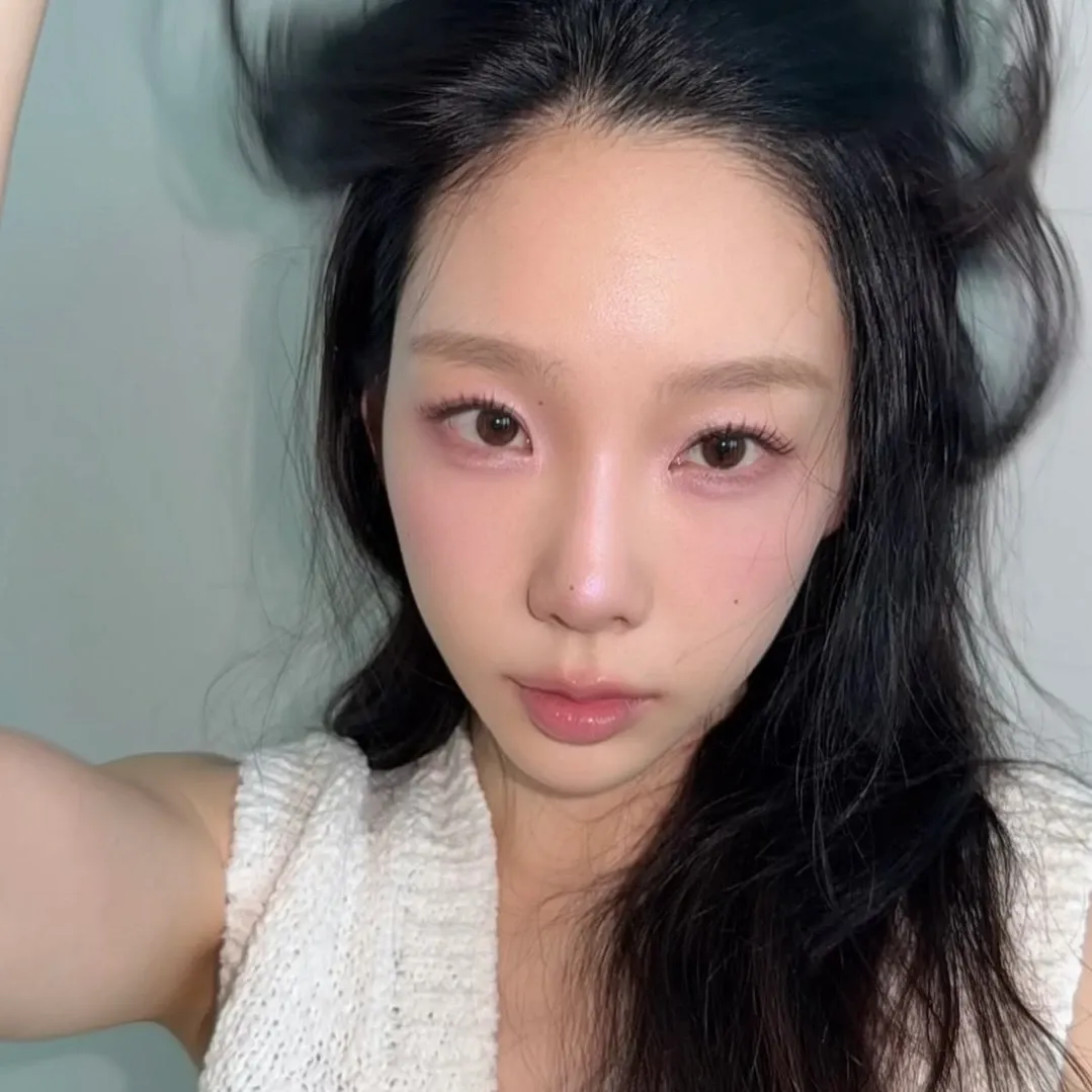 Recent activity shot of Taeyeon (Girls' Generation)