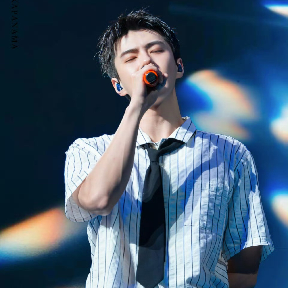 세훈 (EXO) 최근 활동샷