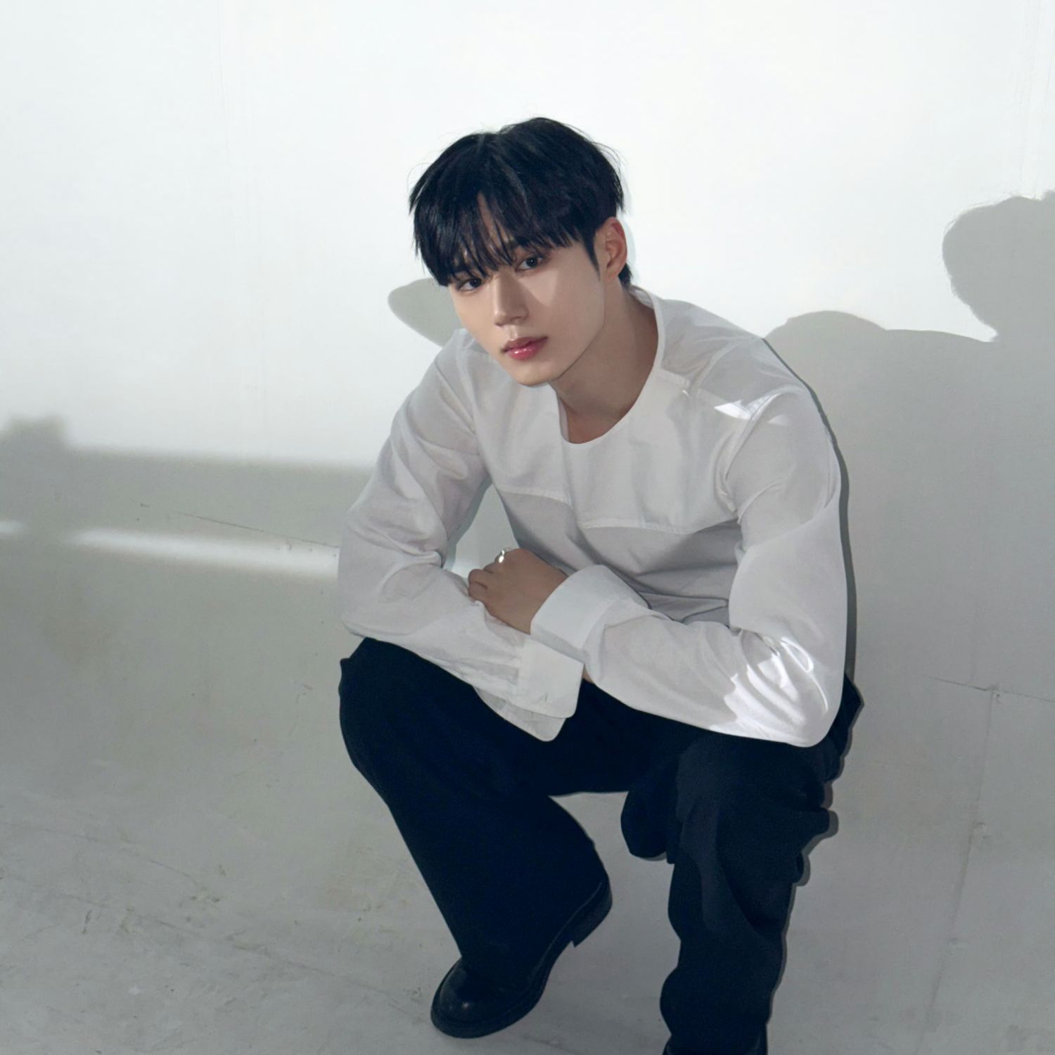 Behind-the-scenes cut of Kim Junseo (ALPHA DRIVE ONE)