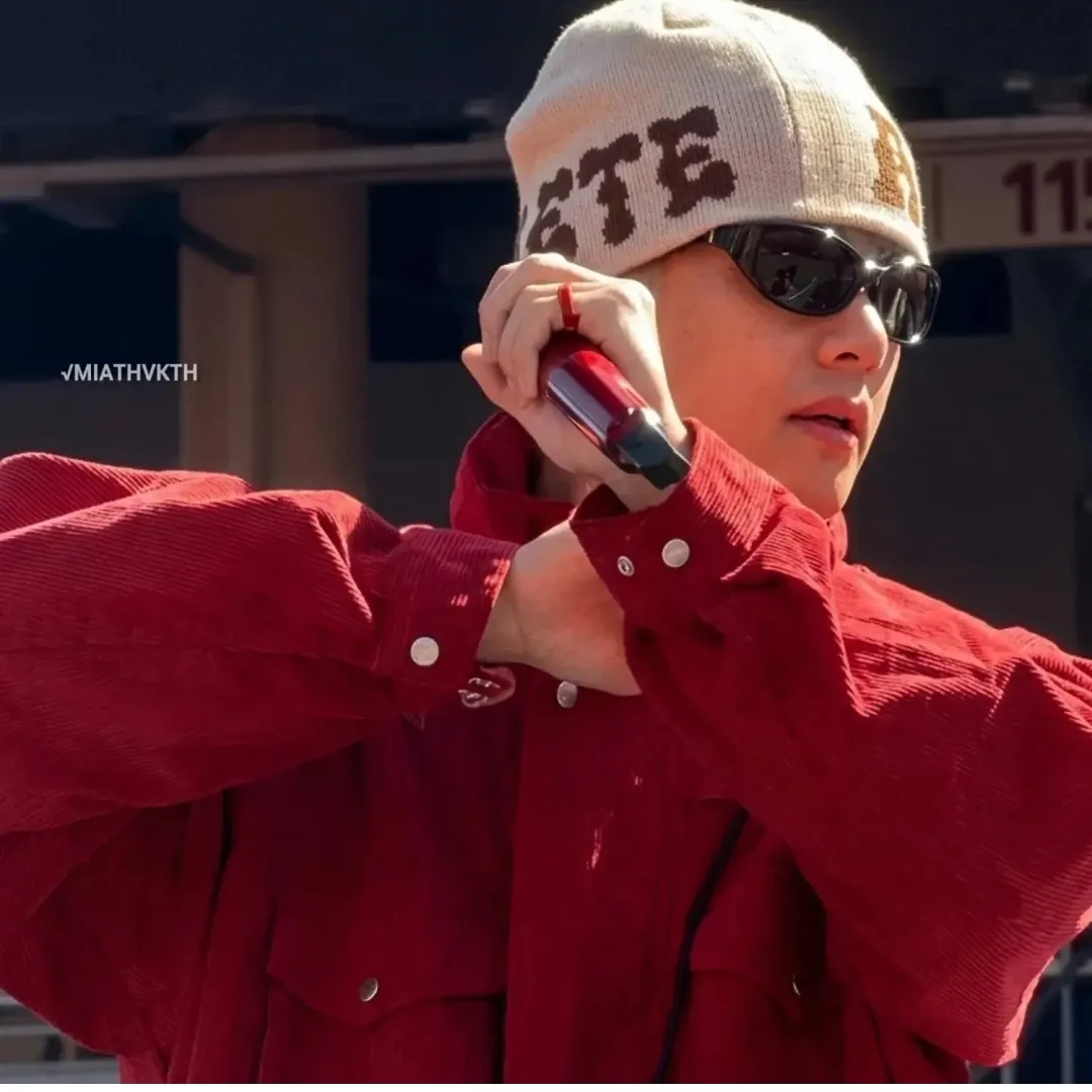 Latest photo of V (BTS)