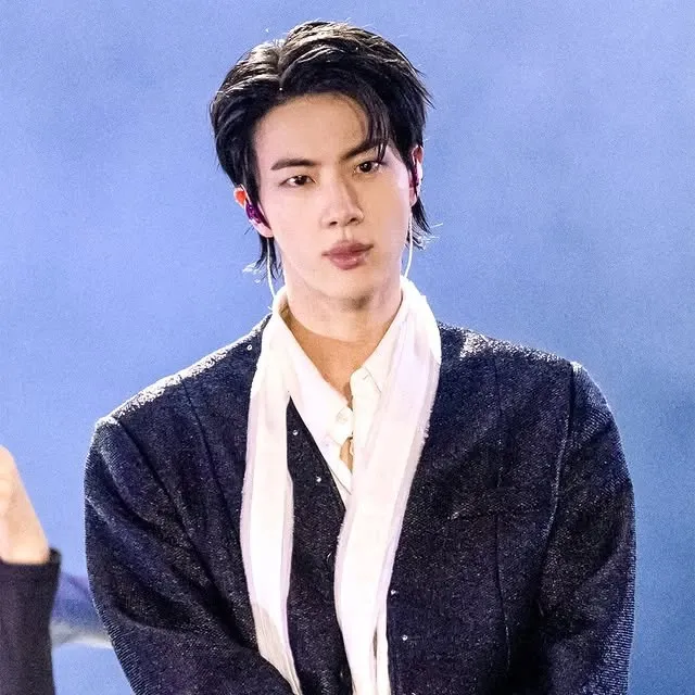 진 (방탄소년단)의 최신 사진