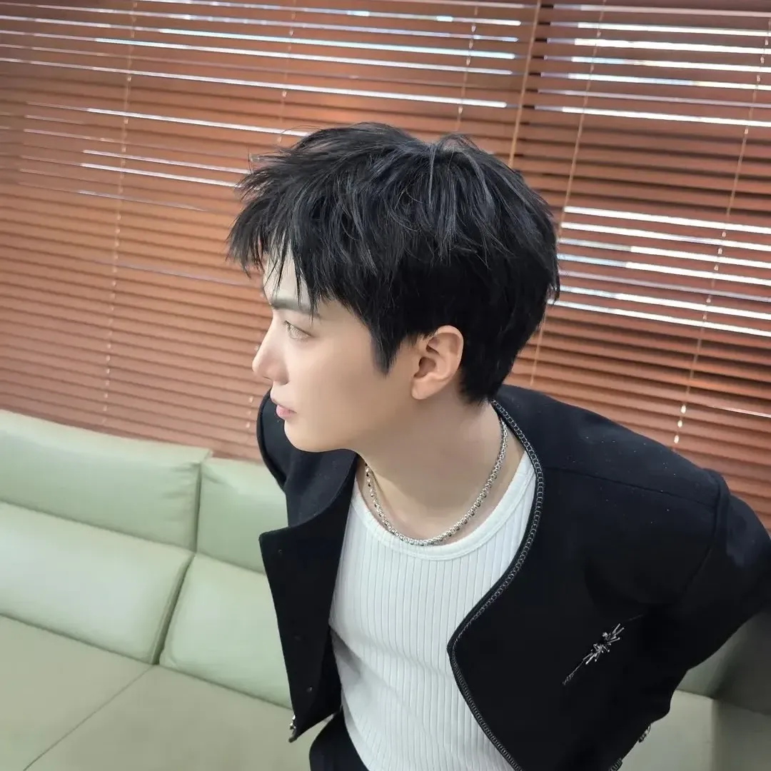 A moment captured by Kim Jonghyeon's fan