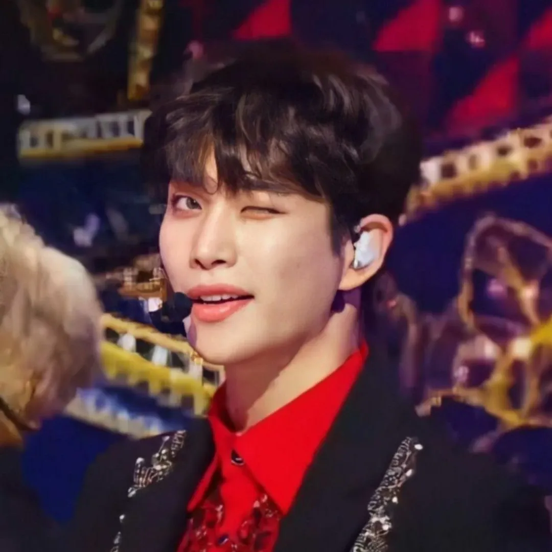 Behind-the-scenes cut of MJ (ASTRO)