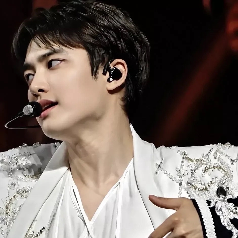 디오 (EXO)의 최신 사진