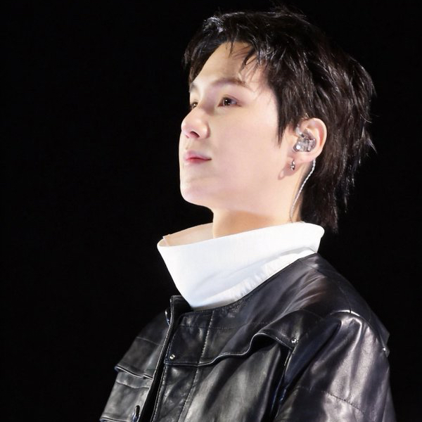 SUGA (BTS)の最新写真