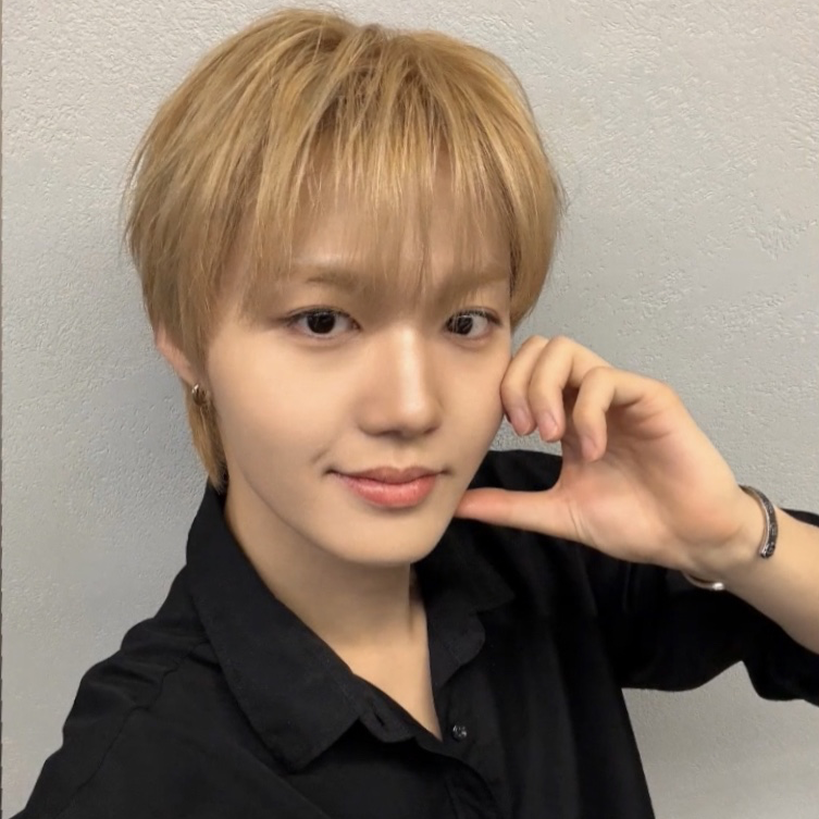 A moment captured by Doyoung (TREASURE)'s fan