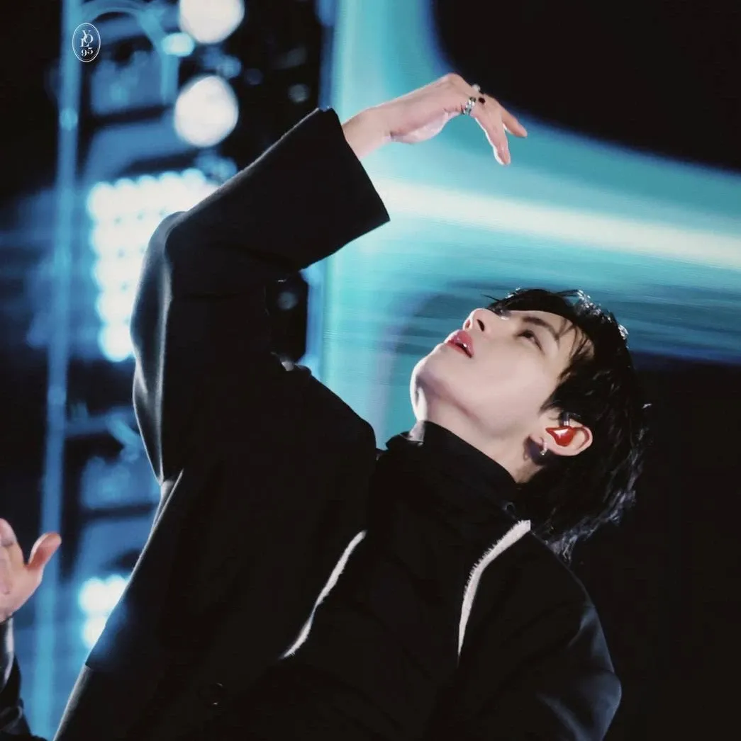 Recent activity shot of V (BTS)