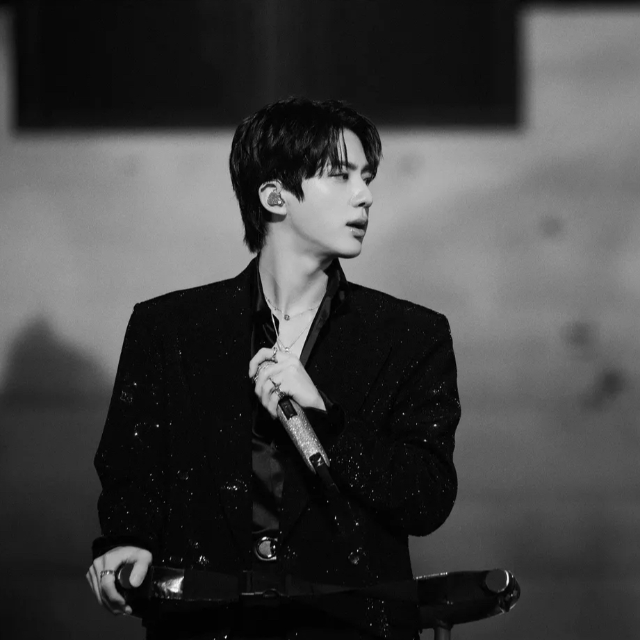 ジン (BTS)の最近の活動写真