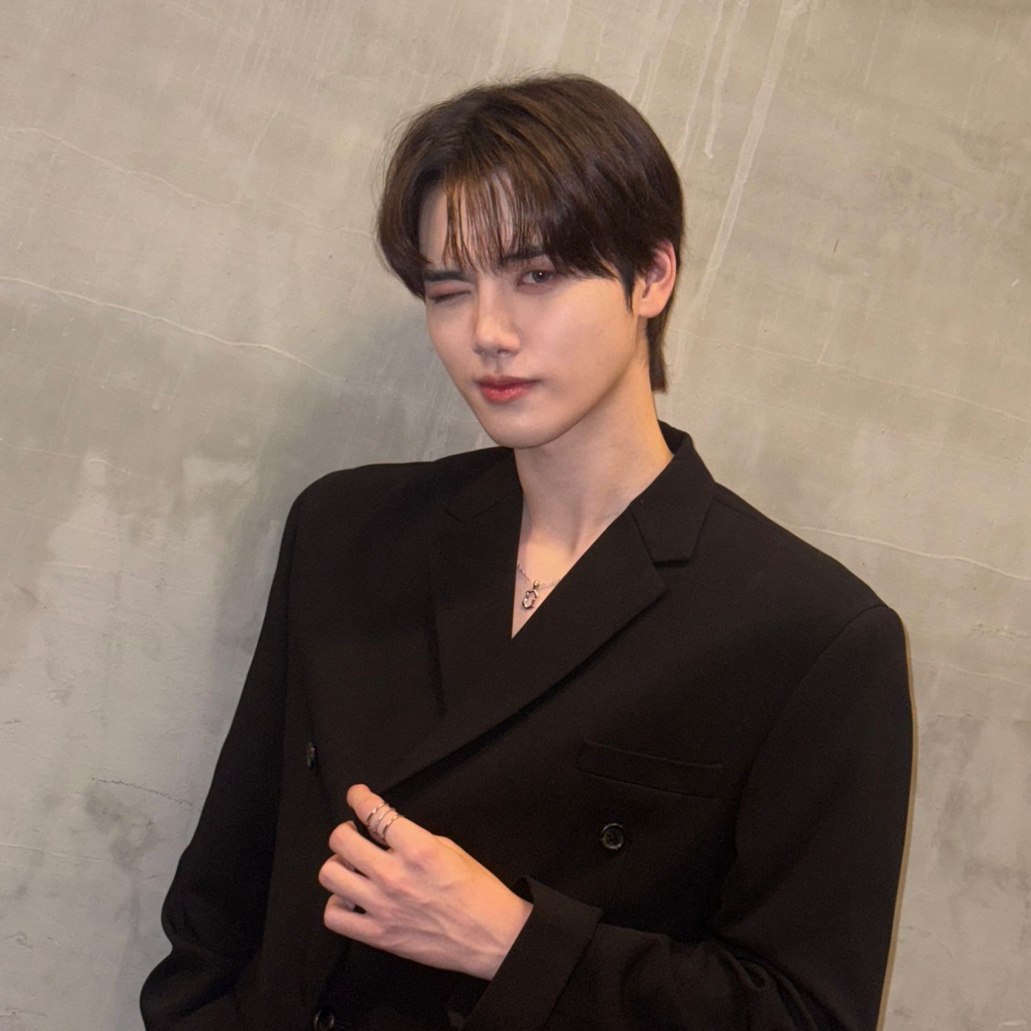 Behind-the-scenes cut of Minhee (CRAVITY)