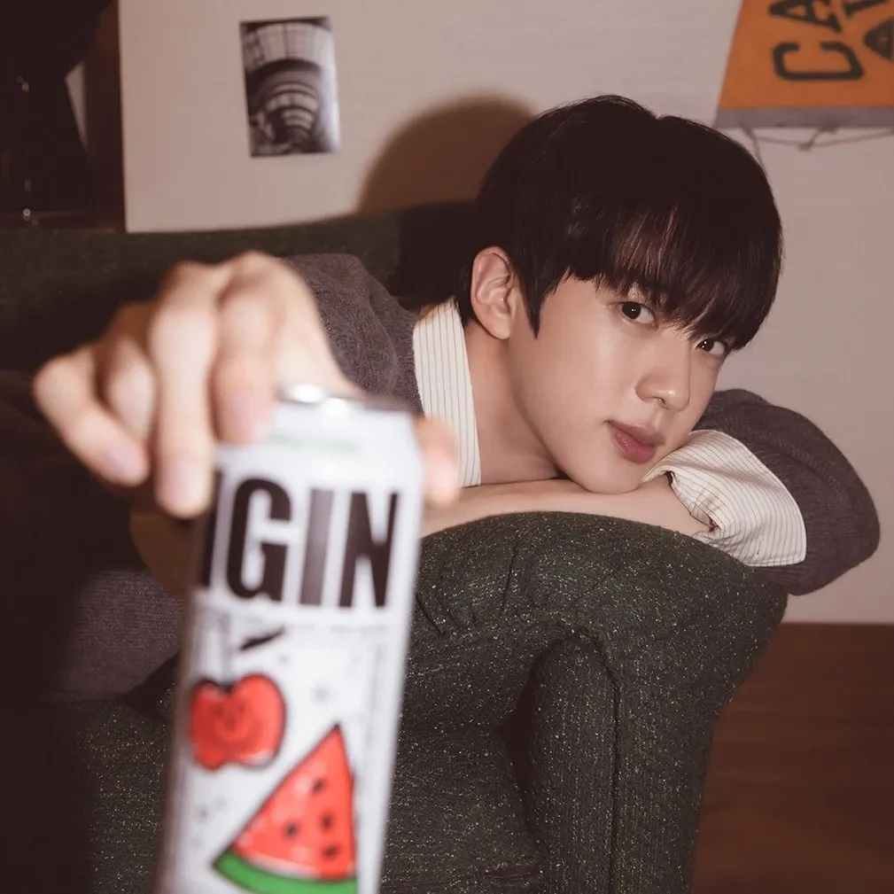 진 (방탄소년단) 최근 활동샷