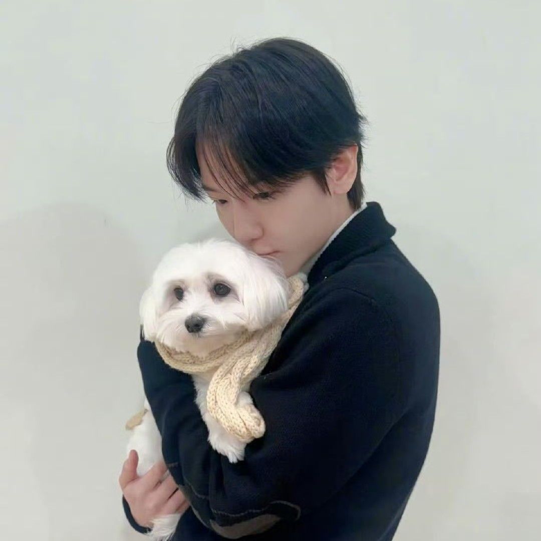 Foto aktivitas terbaru Baekhyun (EXO)