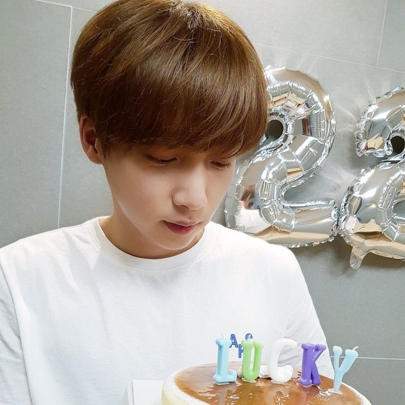 A moment captured by Jeong Sewoon's fan