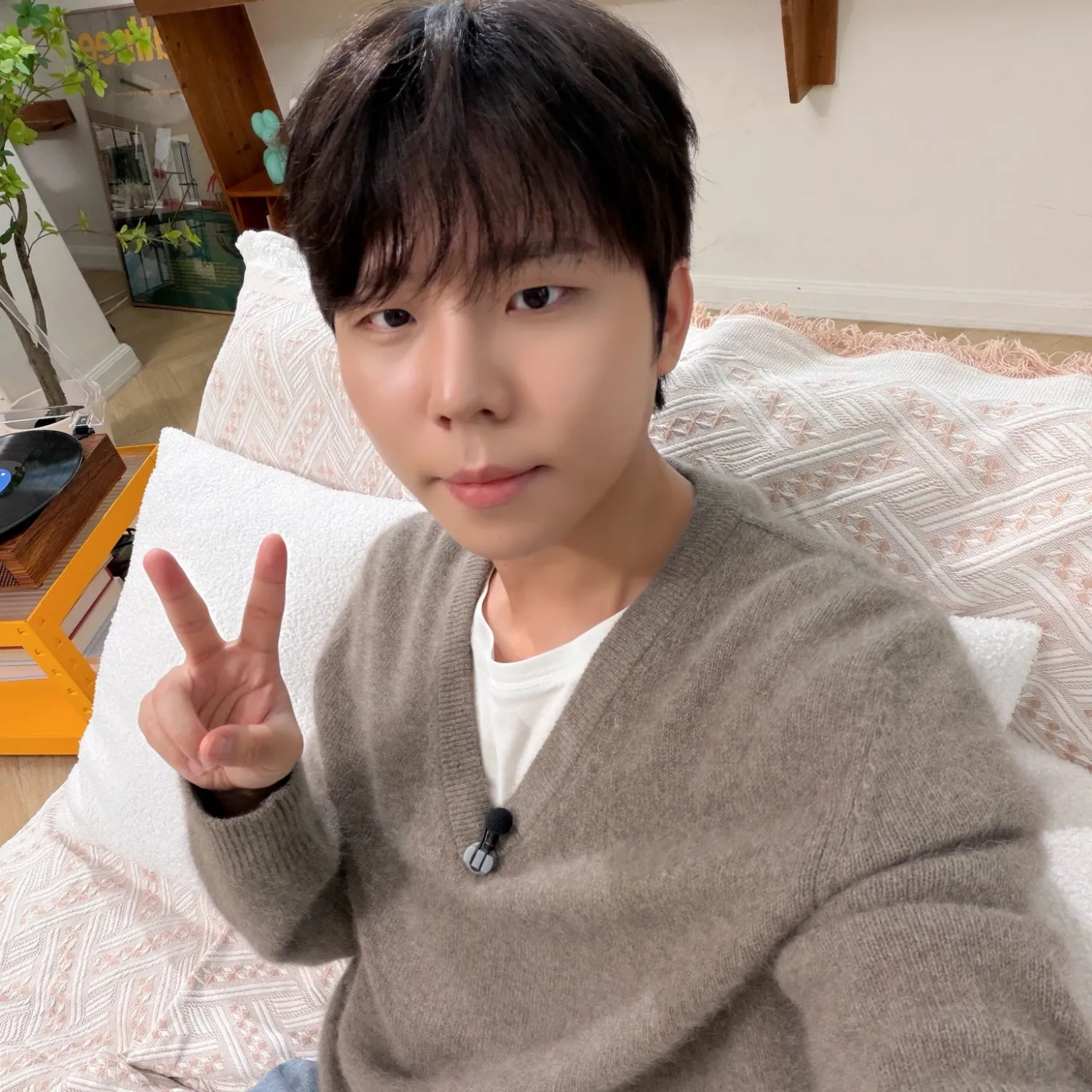 A moment captured by Jung Seunghwan's fan